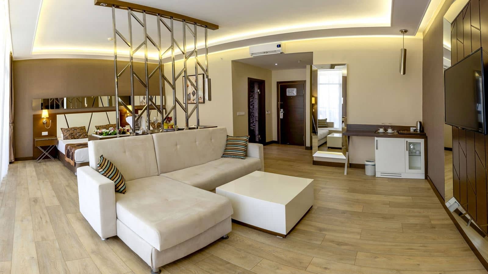 rooms-suit-with-balcony