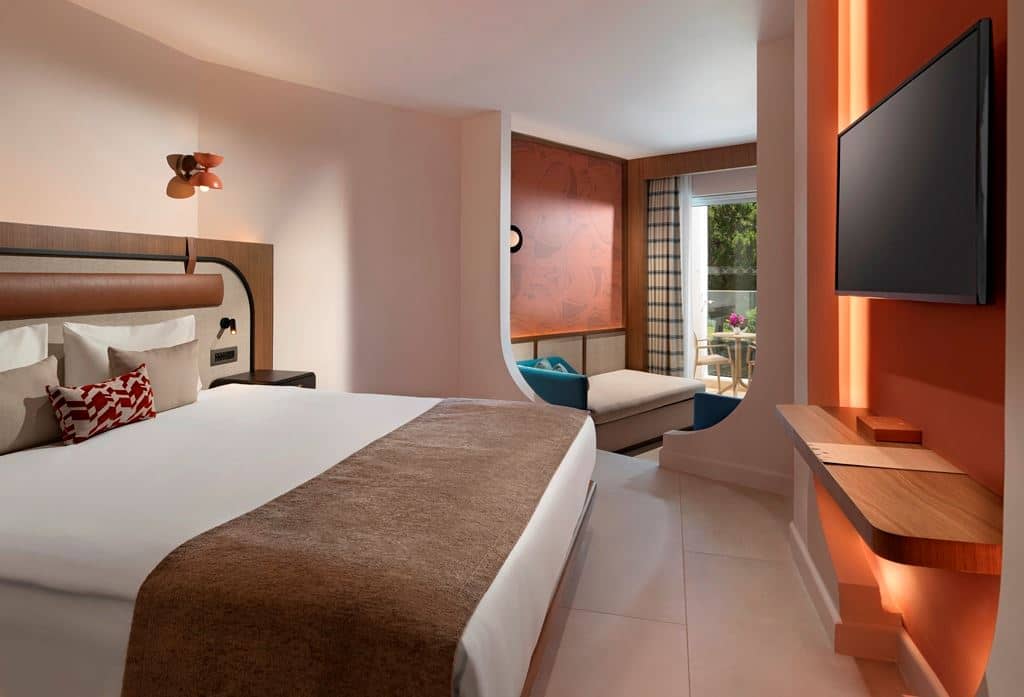 rooms-deluxe-large-side-sea-view-type-2ad