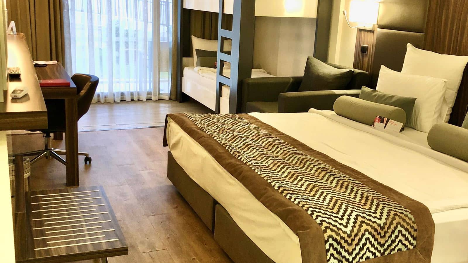 rooms-standard-bunkbed-room-land-view