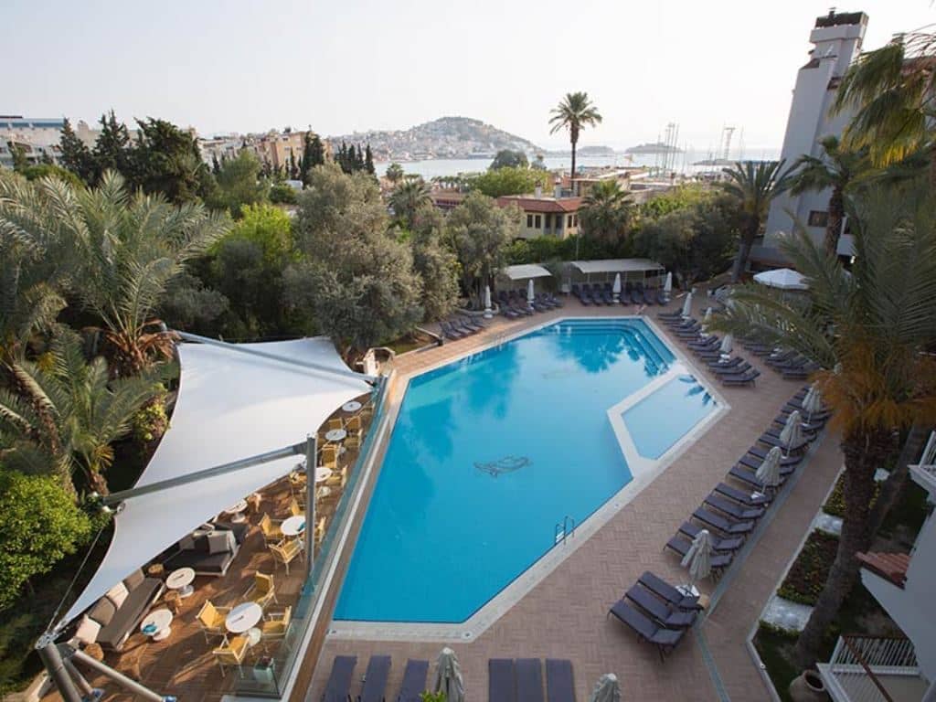 pools-outdoor-pool