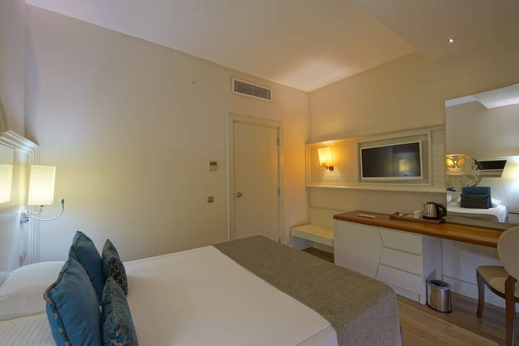 rooms-family-room