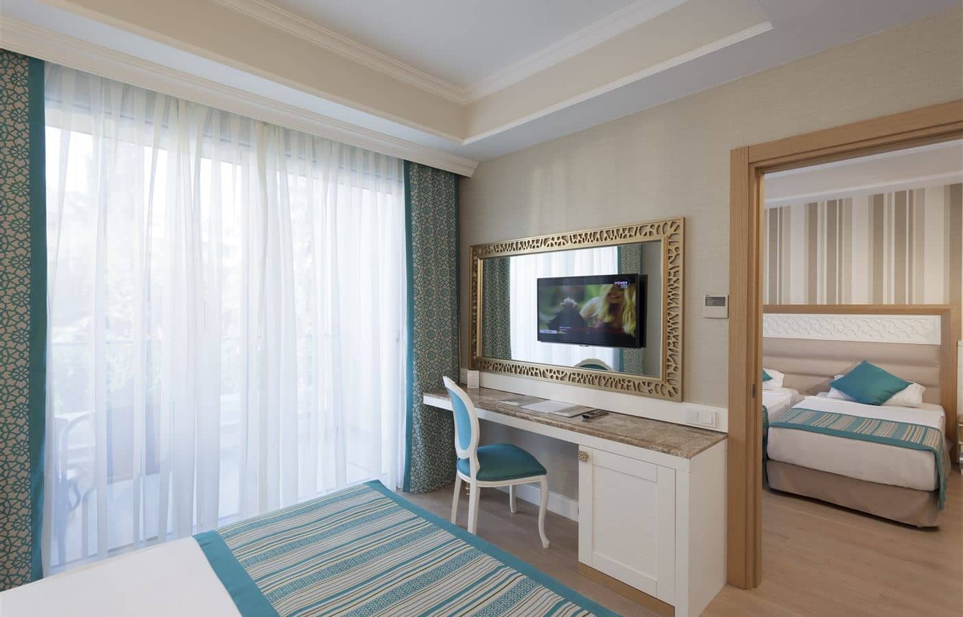 rooms-family-room