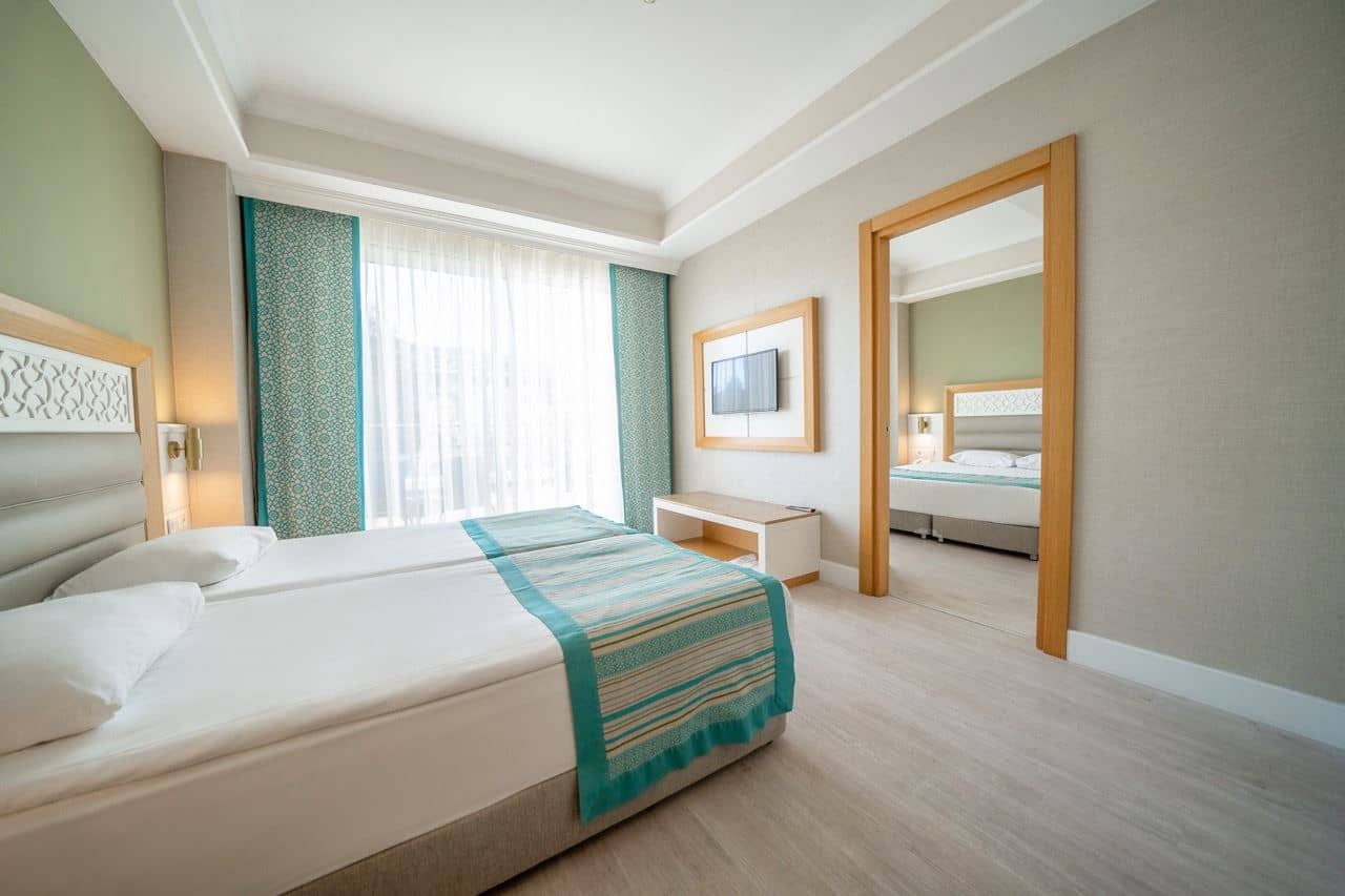 rooms-family-room