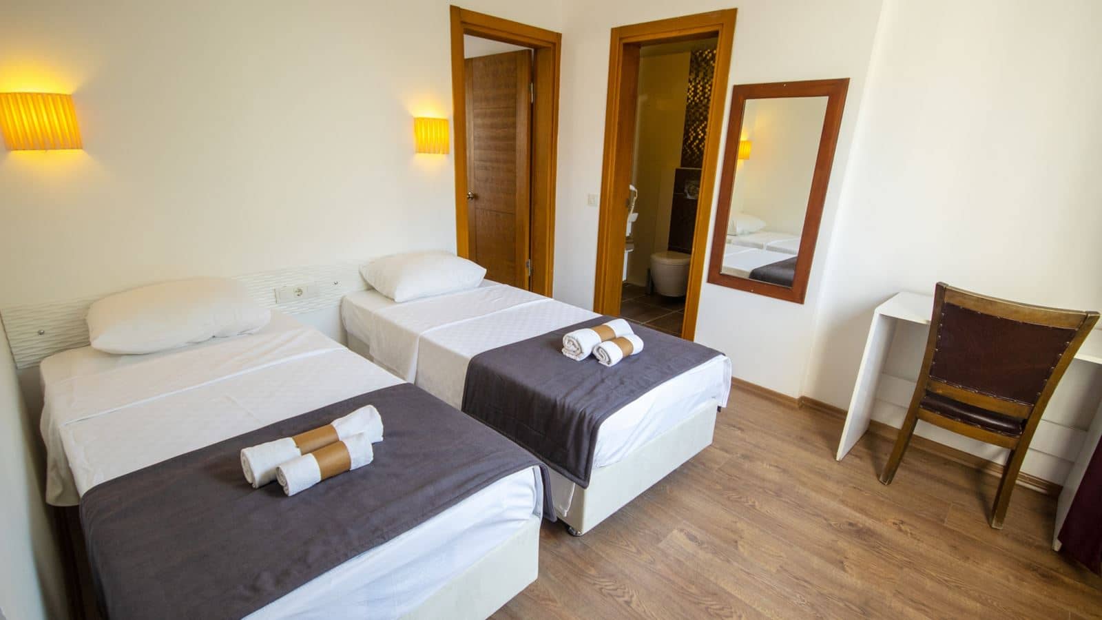 rooms-family-room