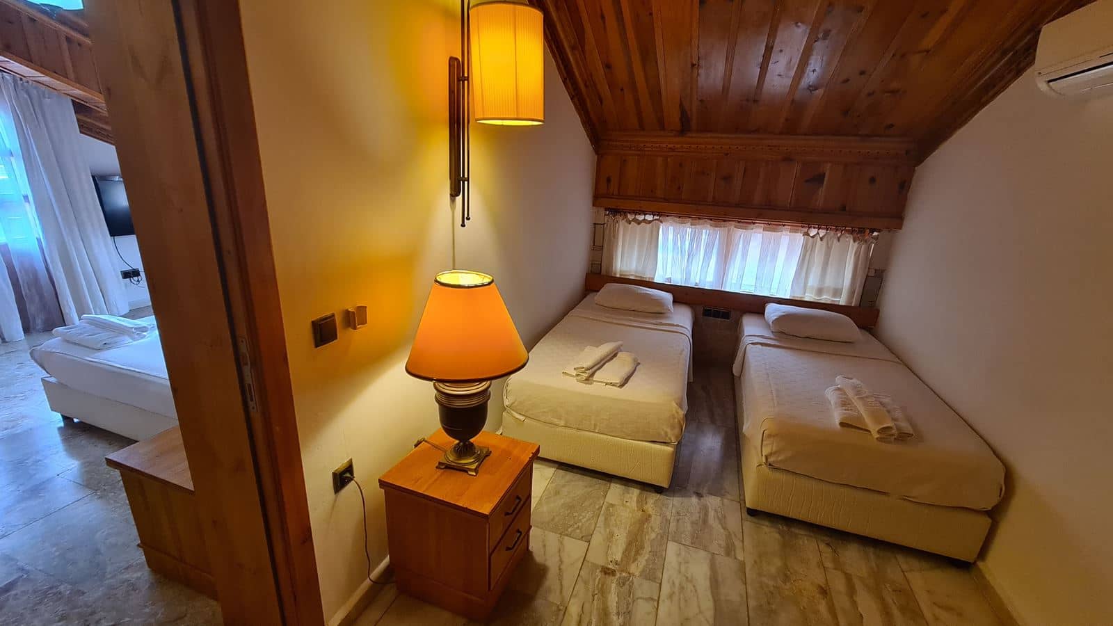 rooms-family-room-one-bedroom