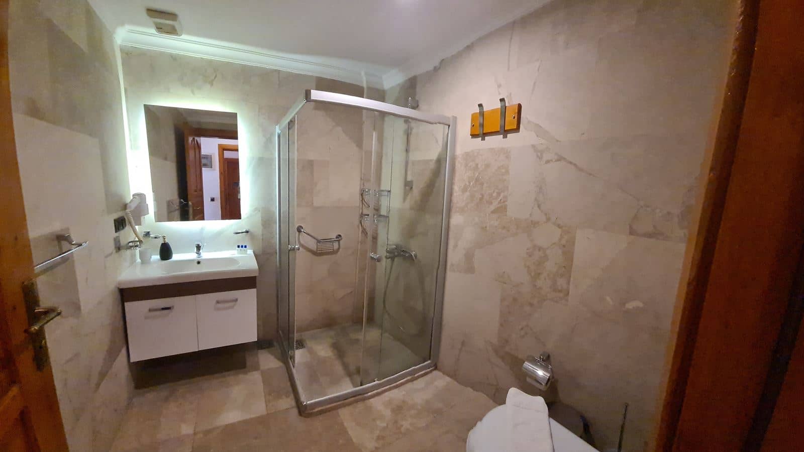 rooms-standard-room