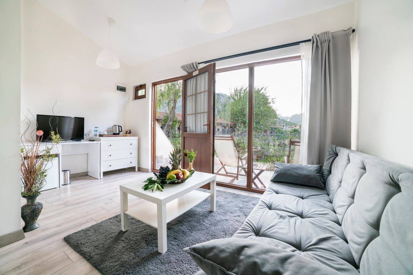rooms-standard-room-with-balcony
