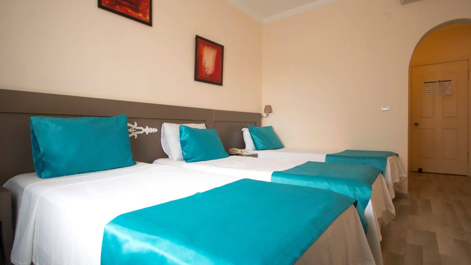 rooms-standard-room