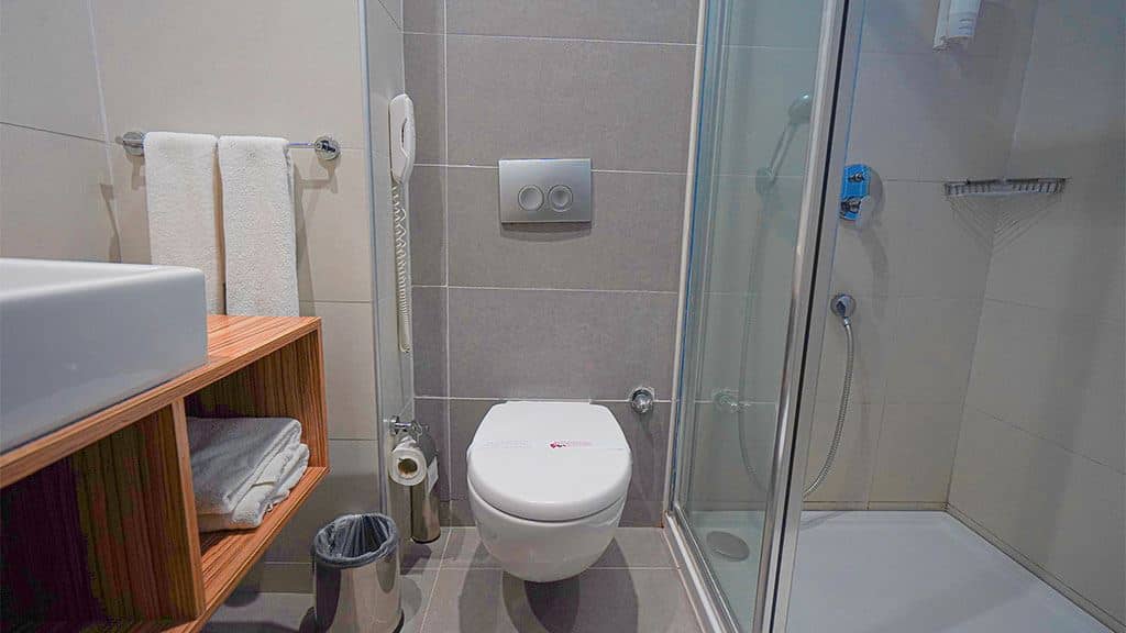 rooms-standard-room-land-view