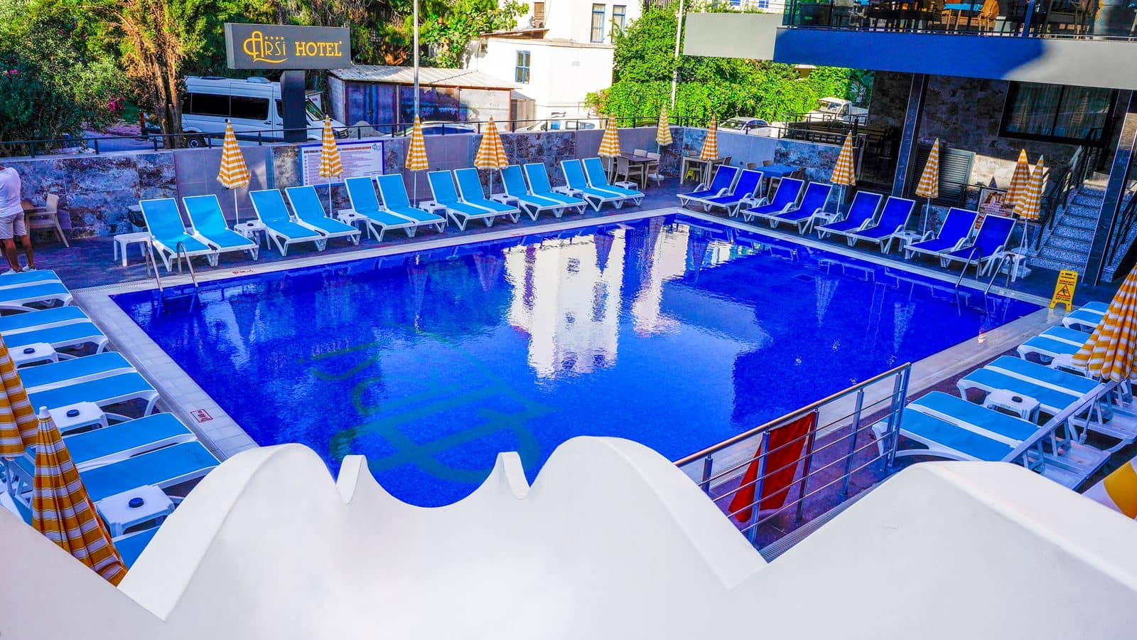pools-outdoor-pool