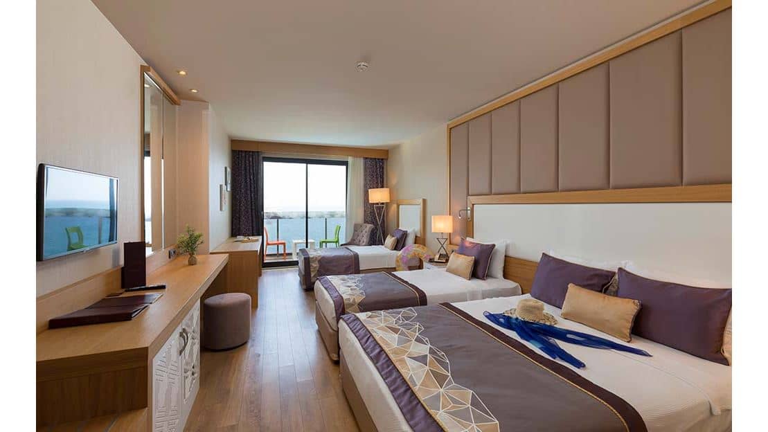rooms-large-room-sea-side-view