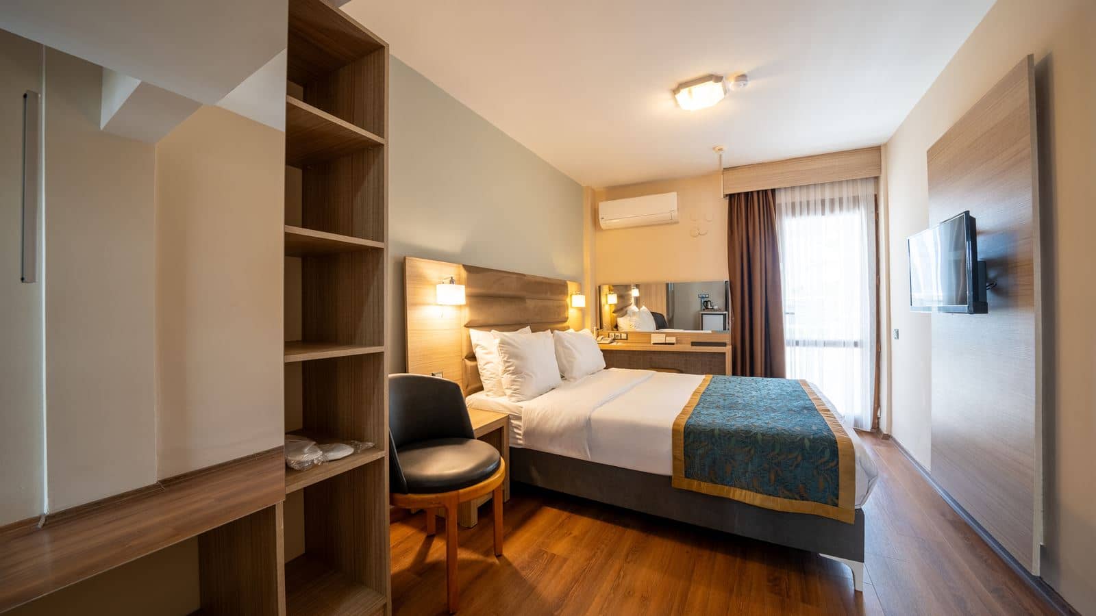 rooms-superior-room
