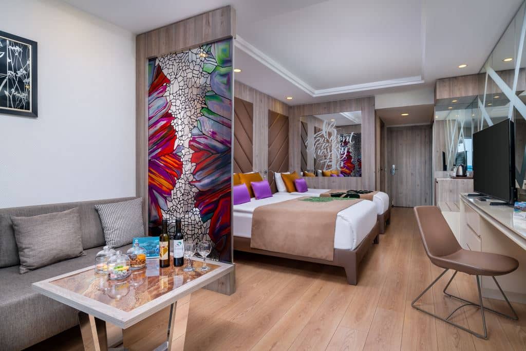 rooms-be-trendy-standard-room-side-sea-view