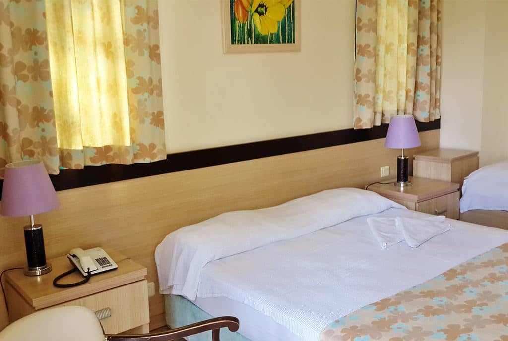 rooms-standard-room