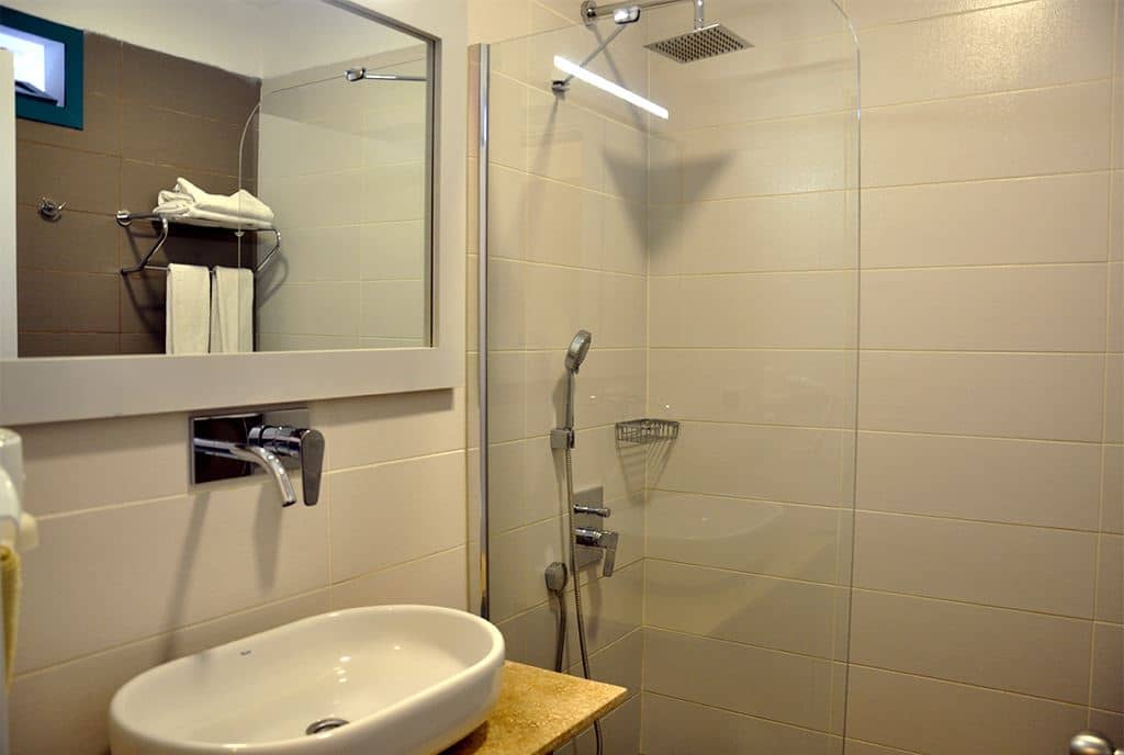 rooms-standard-room
