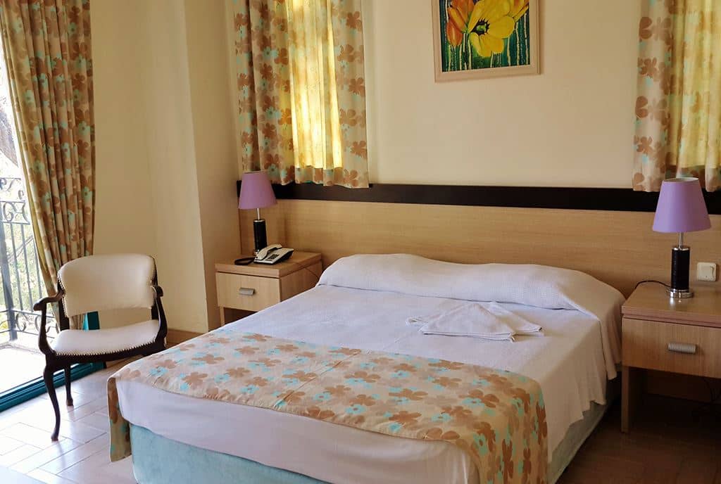 rooms-standard-room