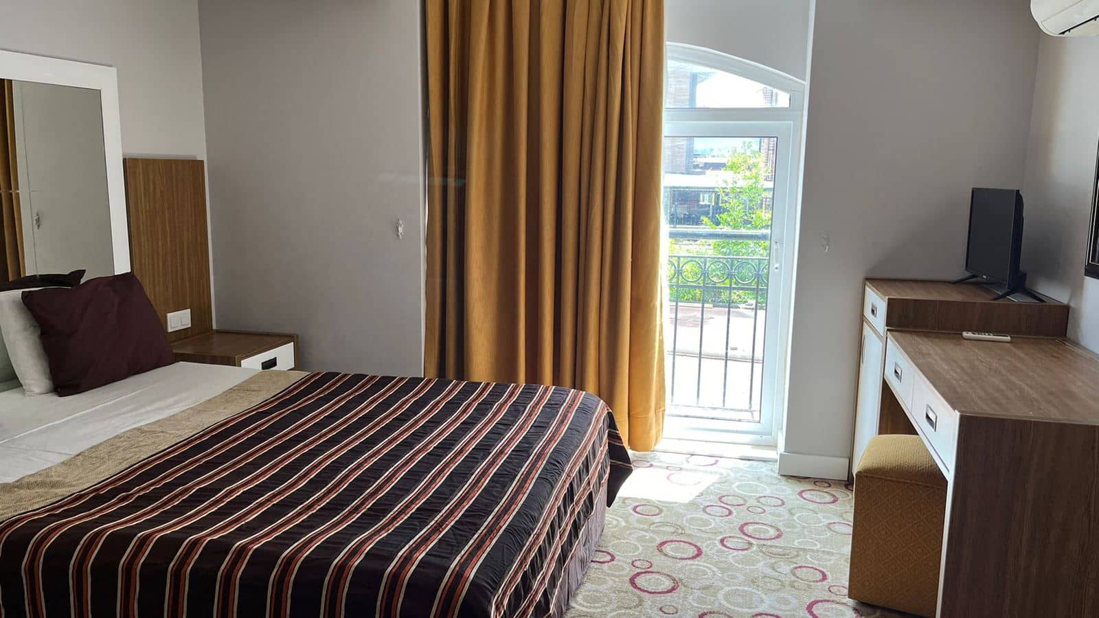 rooms-standard-room