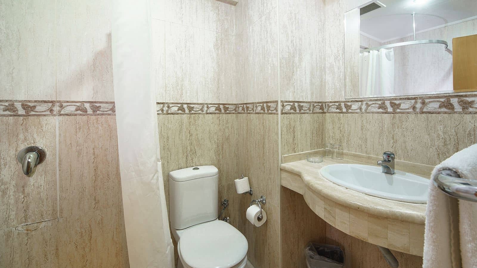rooms-standard-room