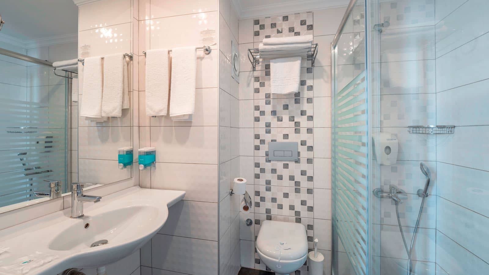 rooms-standard-room-direct-sea-view