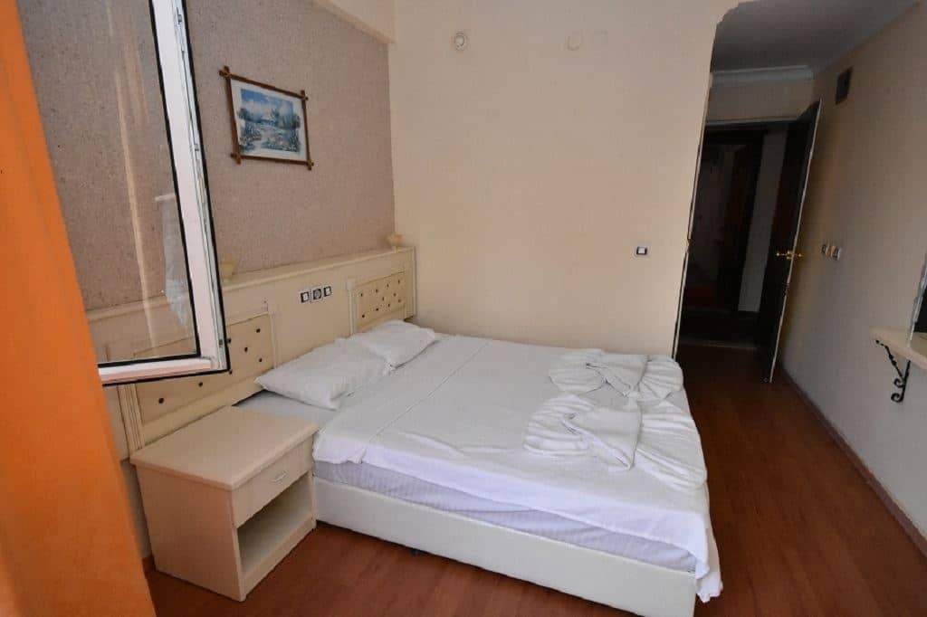 rooms-standard-room