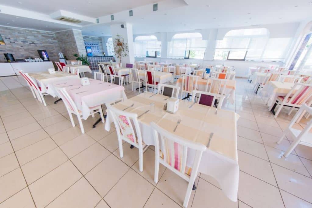 restaurants-restaurant
