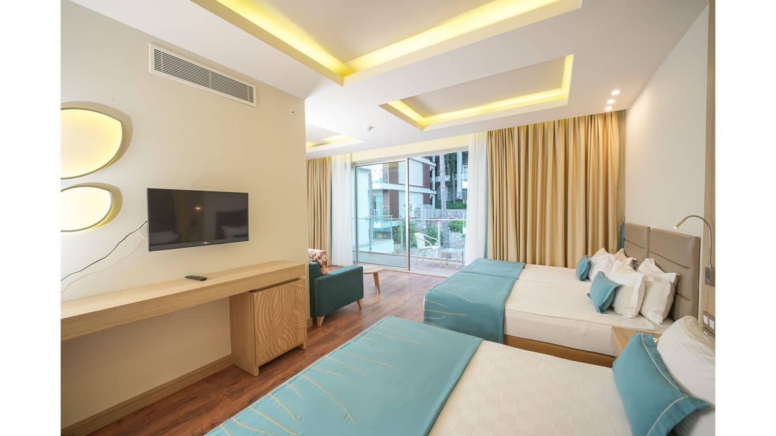rooms-large-land-view-room