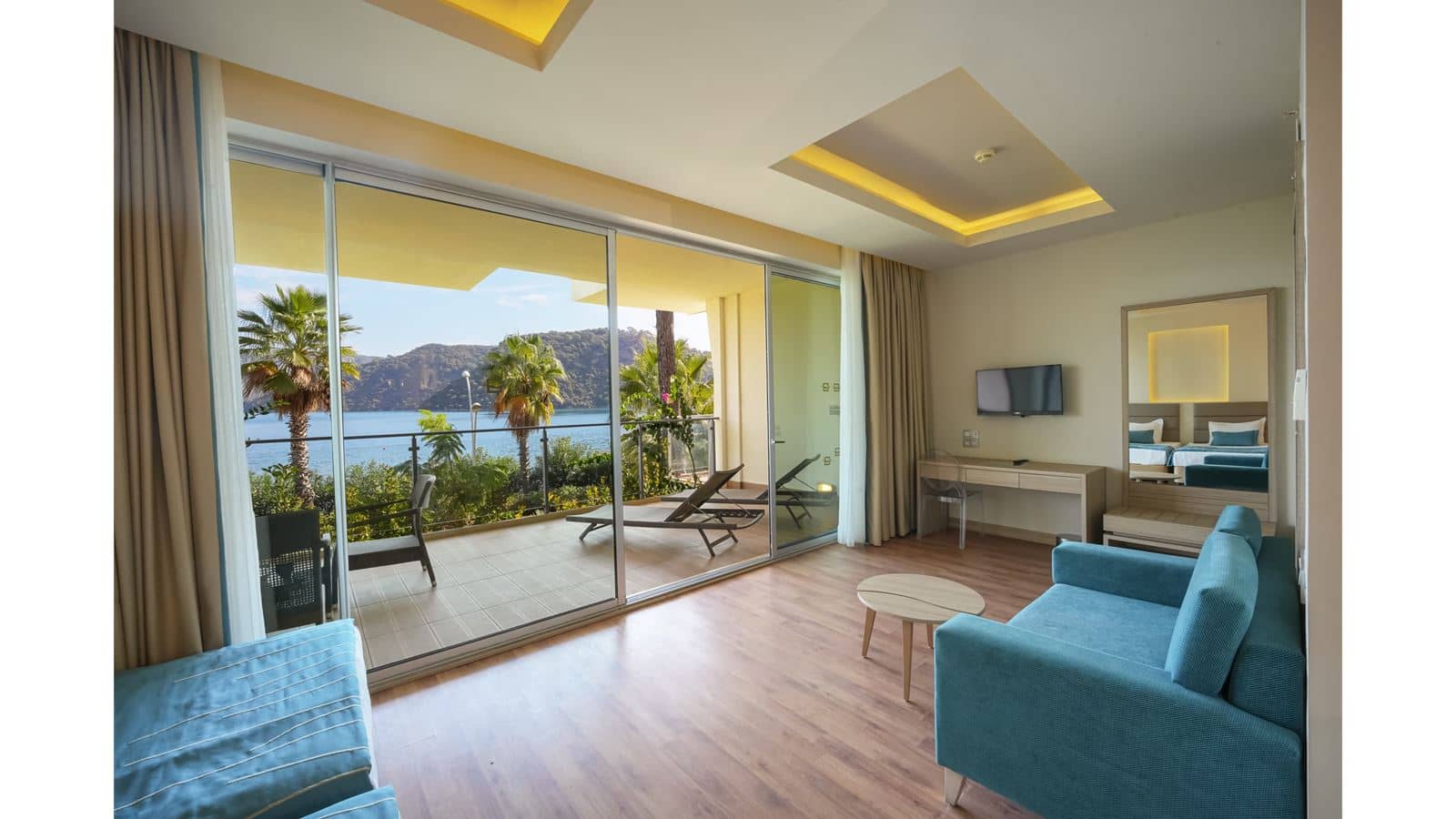 rooms-large-sea-view-room