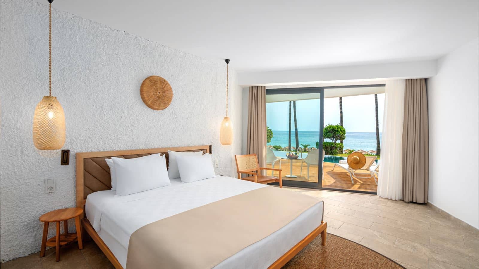 rooms-swim-up-room