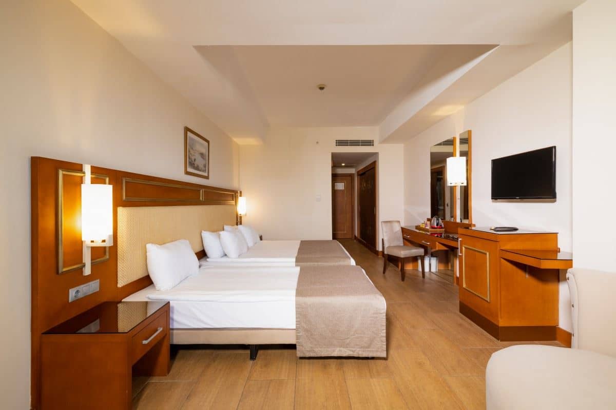 rooms-standart-room-land-view