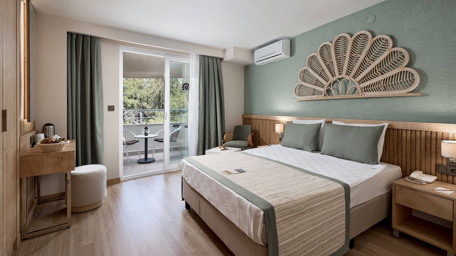 rooms-standard-room-with-balcony