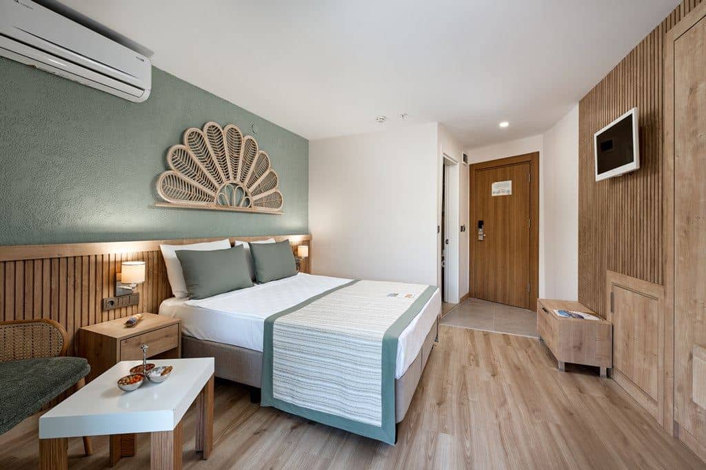 rooms-standard-room-with-balcony