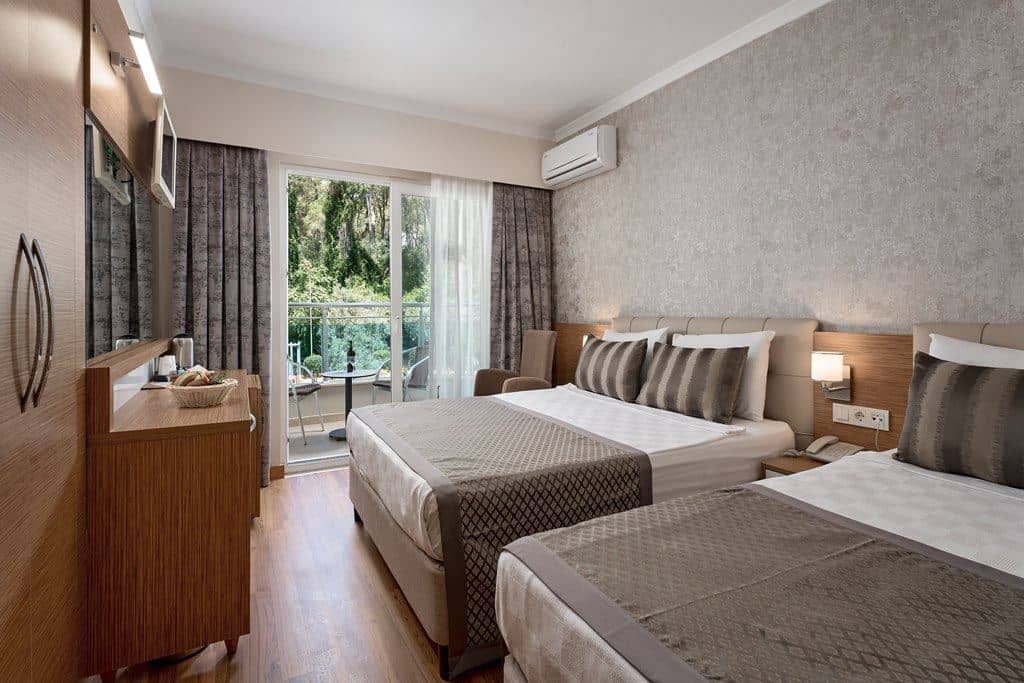rooms-standard-room-with-balcony