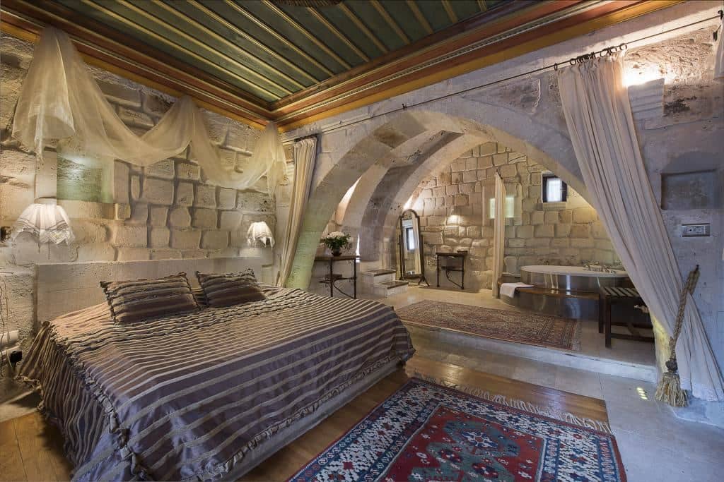 rooms-king-cave-sute-room
