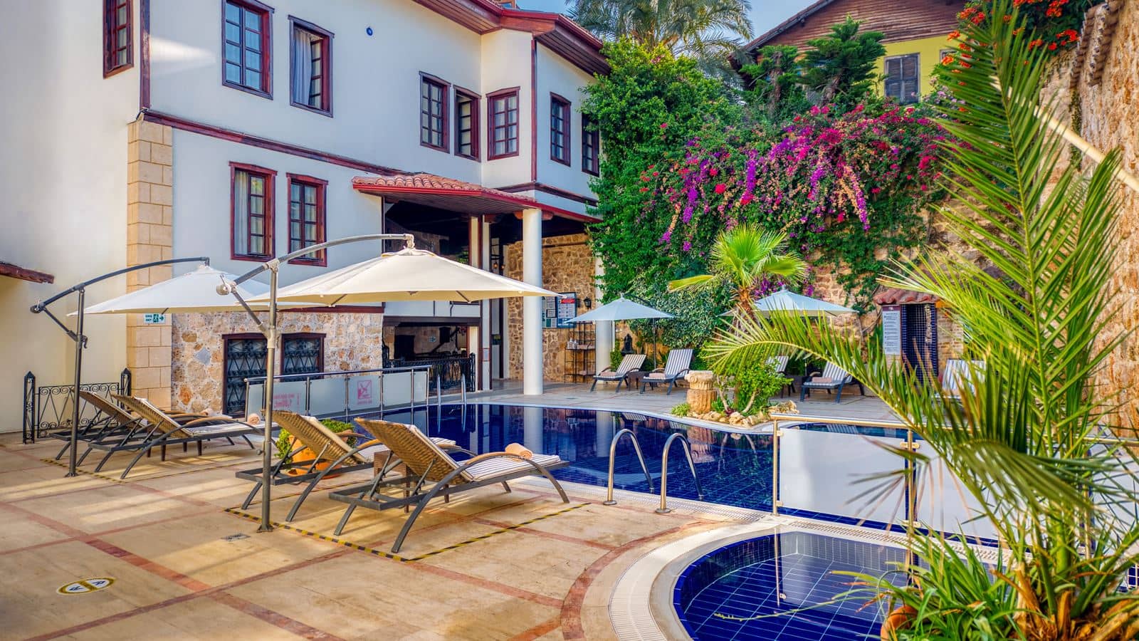 pools-outdoor-pool