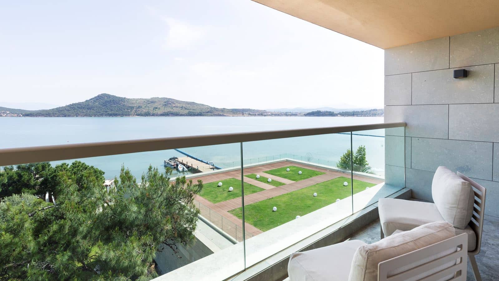 rooms-superior-partial-sea-view-room