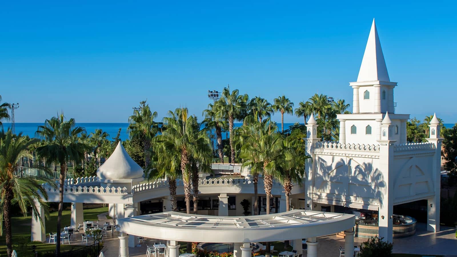 bars-luna-pool-bar