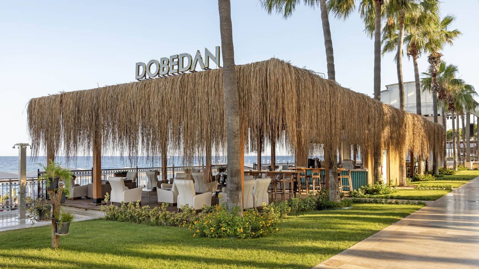 bars-dobedan-beach-bar