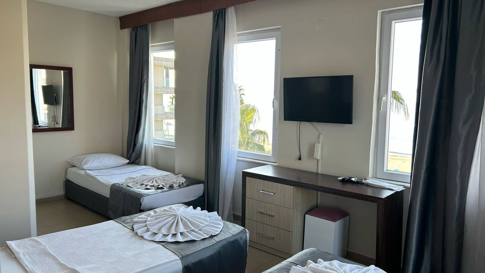 rooms-economy-triple-room