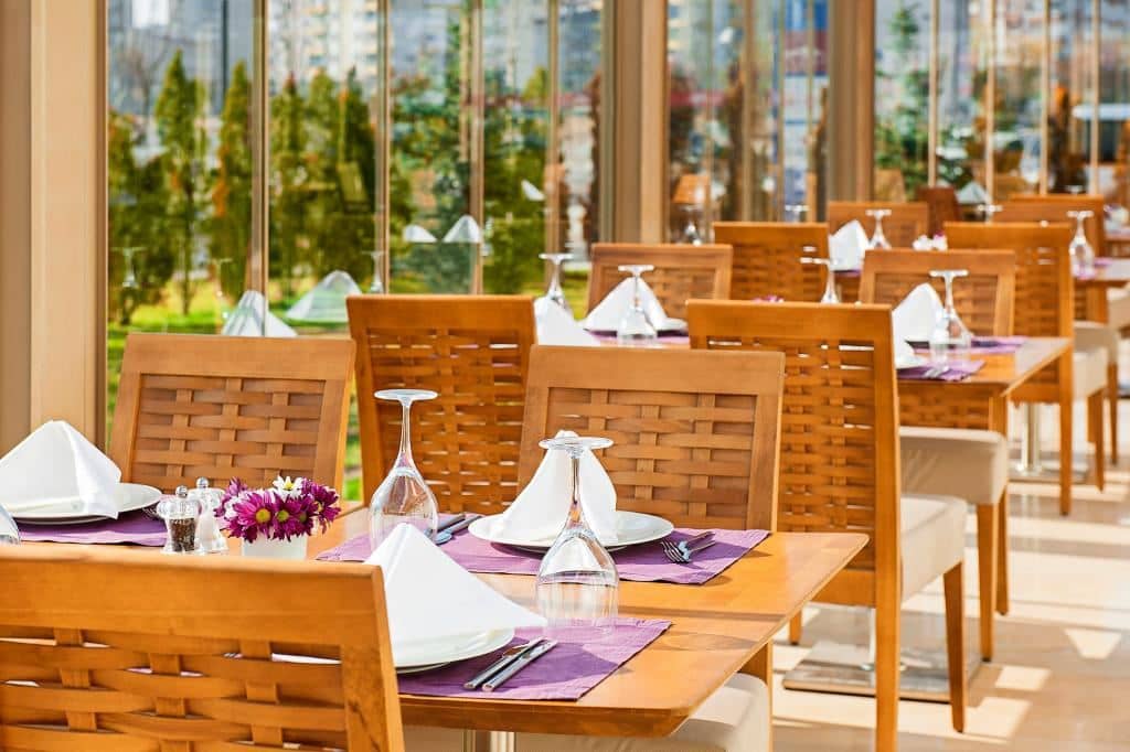 restaurants-restaurant