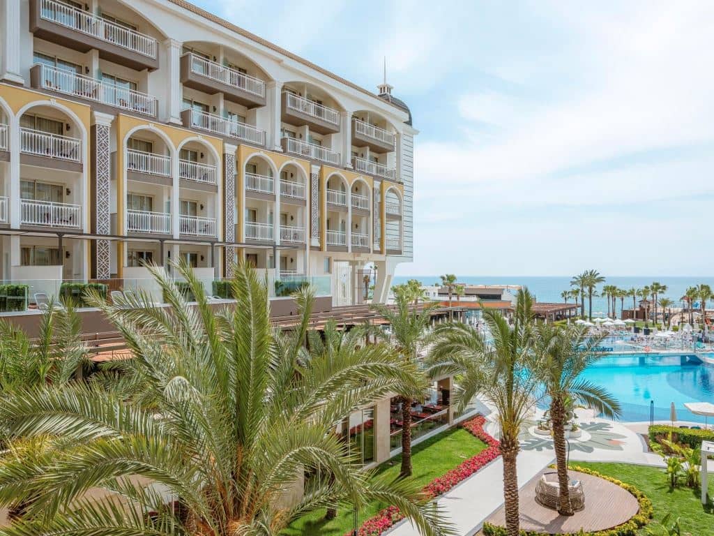 rooms-jacuzzi-terrace-sea-view