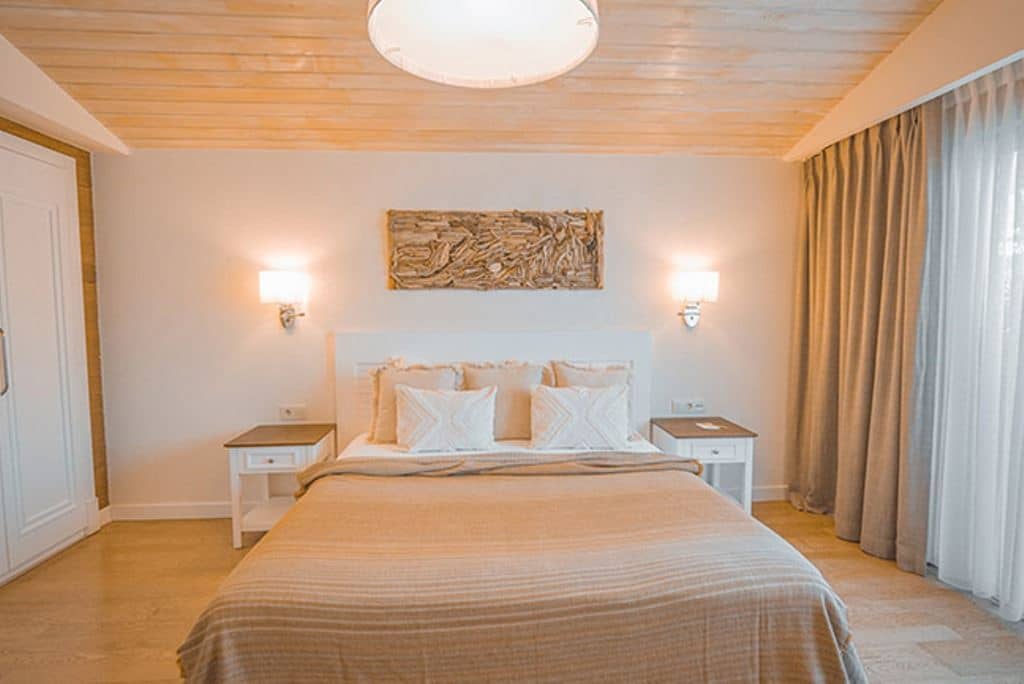rooms-grapefruit-suite