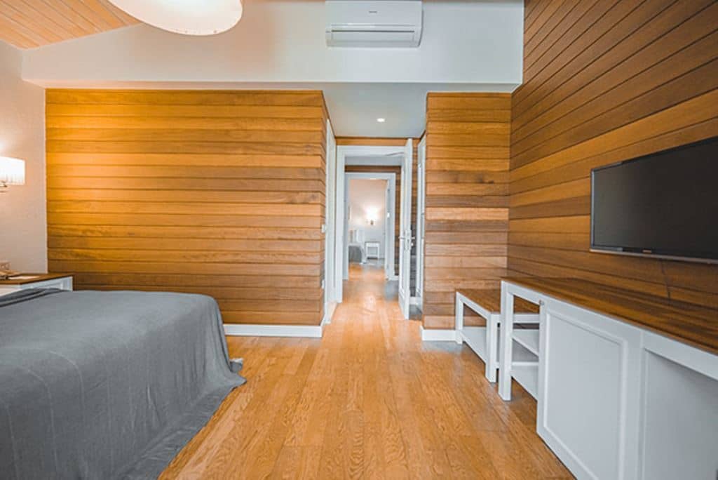 rooms-lemon-family-room