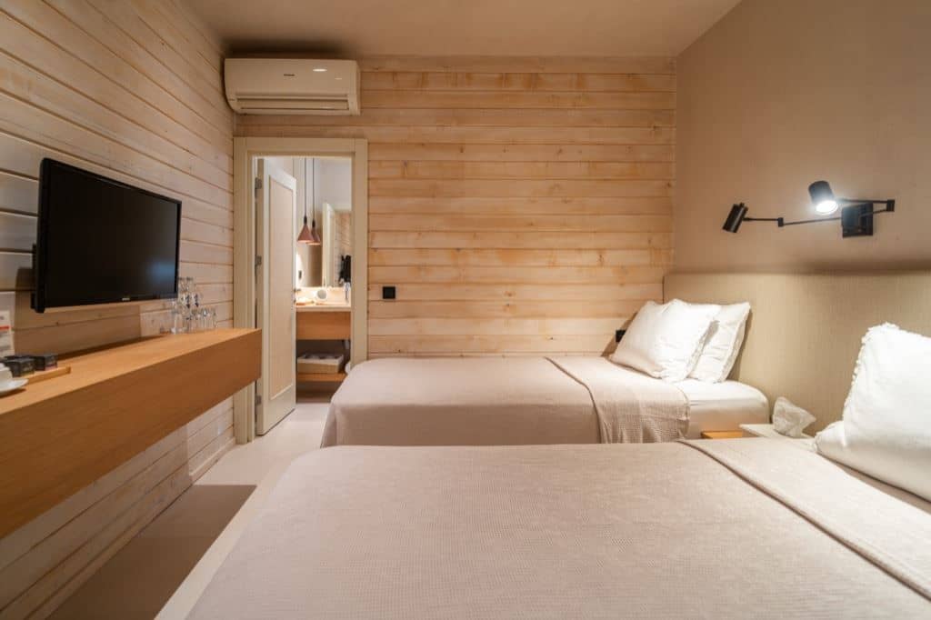 rooms-kumquat-room