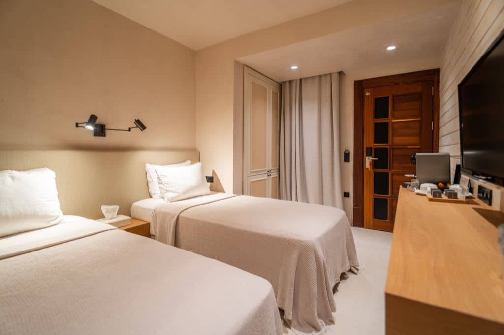 rooms-kumquat-room