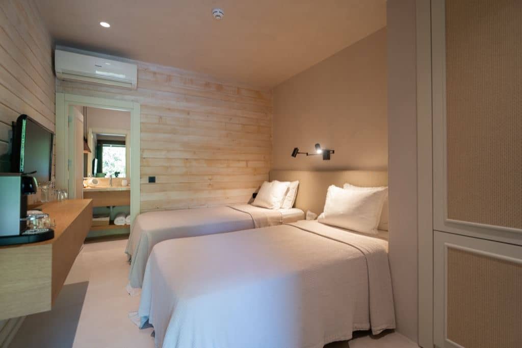 rooms-kumquat-room