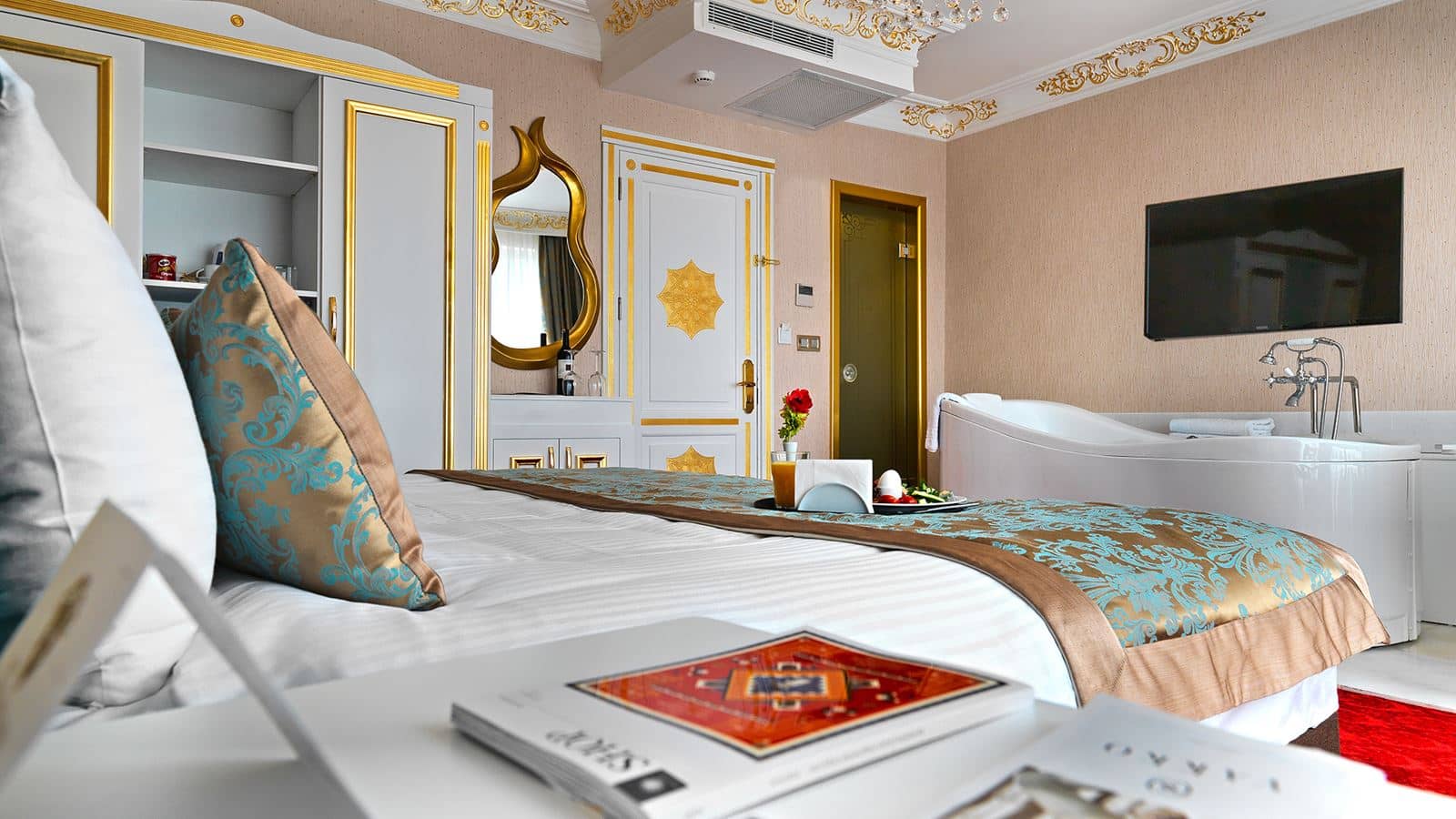 rooms-room-luxury-city-view