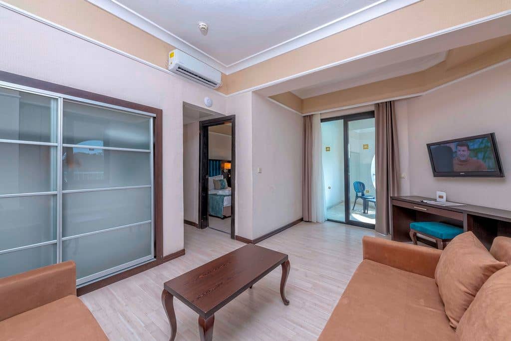 rooms-family-room