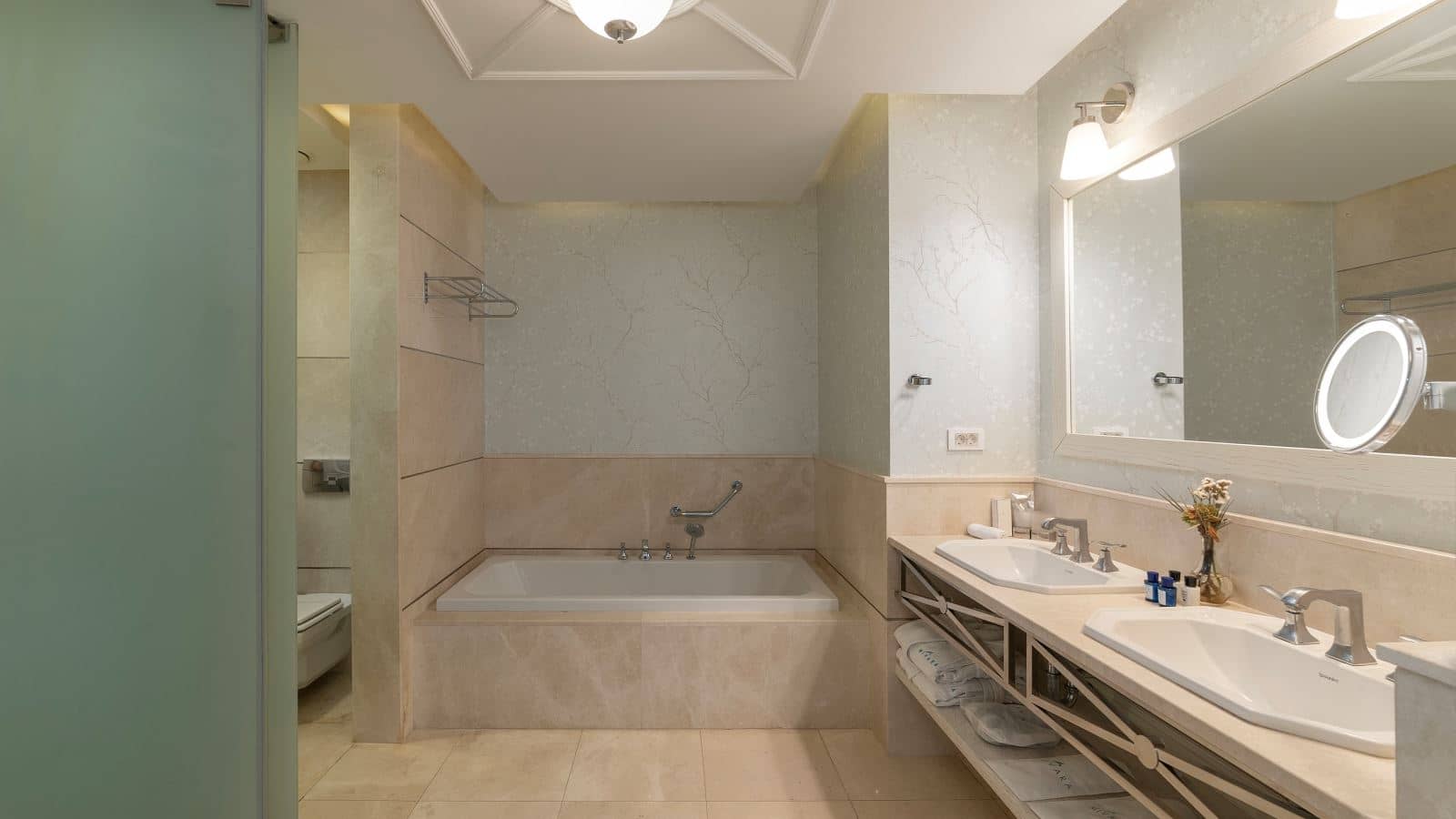 rooms-premium-queen-room-sea-view