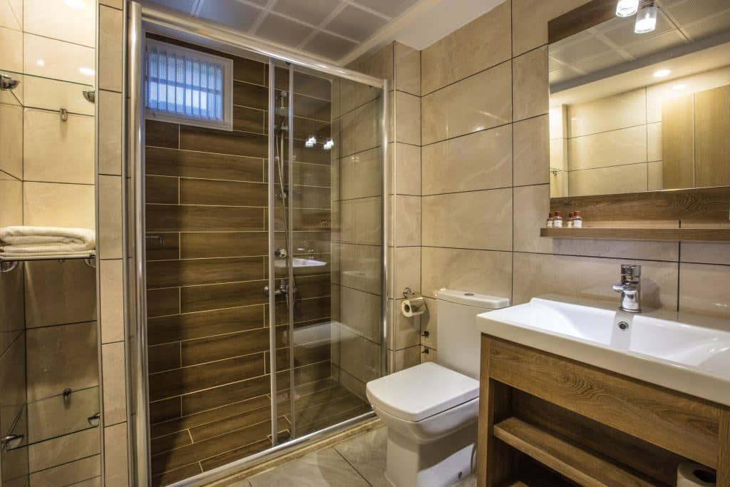 rooms-coral-room