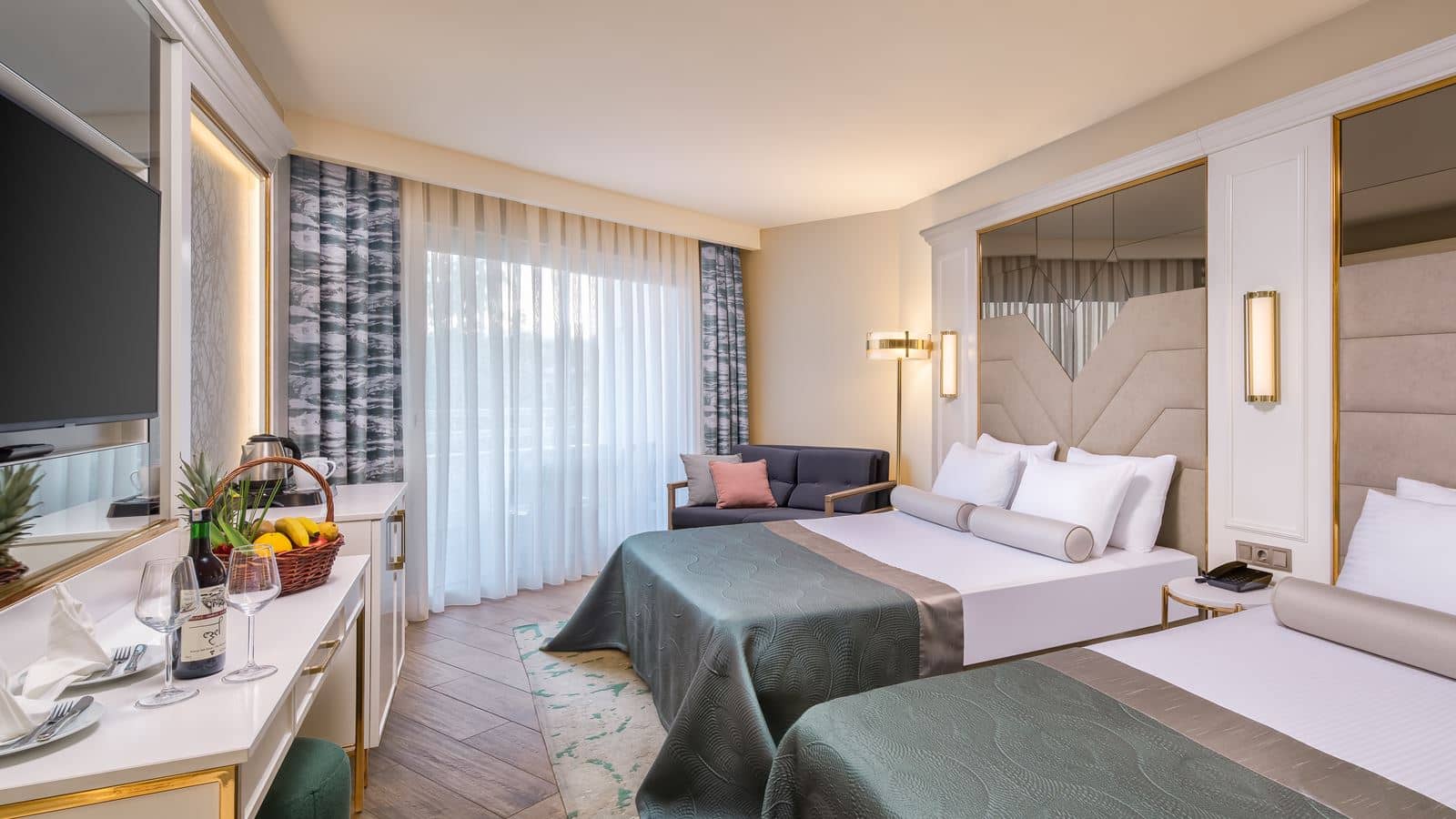 rooms-coral-room